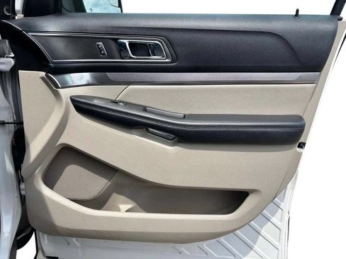 Used 2018 Ford Explorer XLT w/ Equipment Group 202A FWD image 27