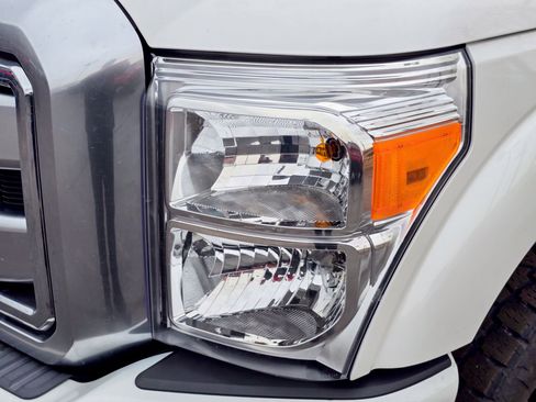 Used 2014 Ford F250 Platinum image 4