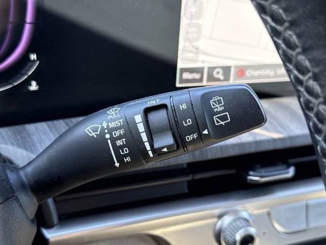 Used 2024 Kia Telluride EX w/ EX Captain's Chair Package AWD/4WD image 26