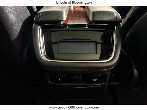 Used 2022 Lincoln Navigator 4WD image 17