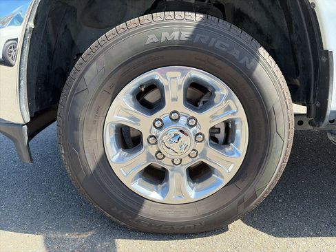 Used 2024 RAM 3500 Big Horn AWD/4WD image 10