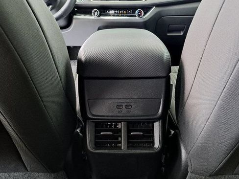 Used 2025 Chevrolet Equinox LT FWD image 24