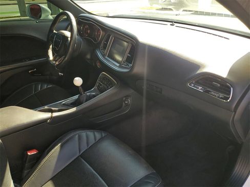 Used 2016 Dodge Challenger SRT Hellcat image 13