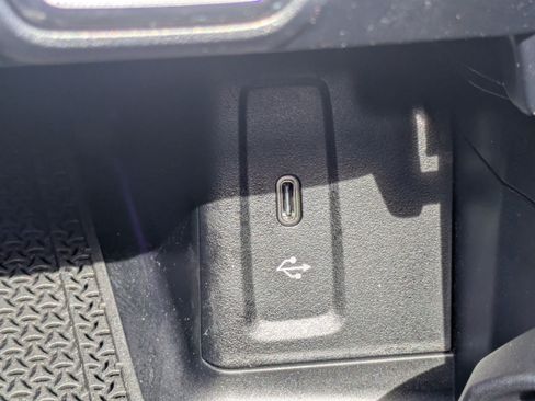 Used 2023 Mercedes-Benz GLC 300 4MATIC image 21