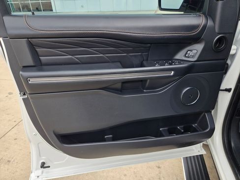 Used 2023 Ford Expedition Max Platinum RWD image 18