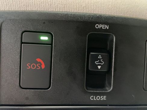 Used 2024 Nissan Sentra SR w/ SR Premium Package FWD image 12