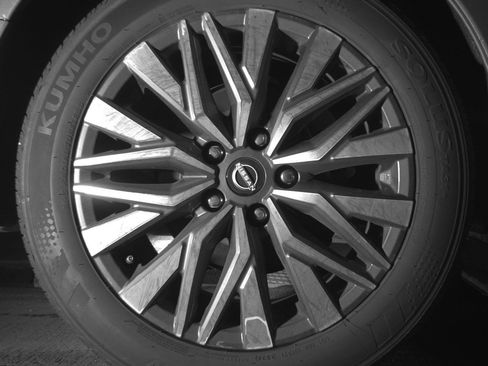 Used 2025 Nissan Altima 2.5 SV image 15