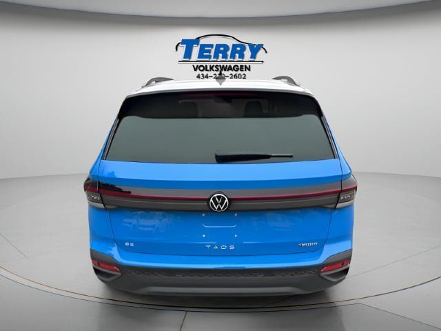 Certified 2025 Volkswagen Taos SE AWD/4WD image 3