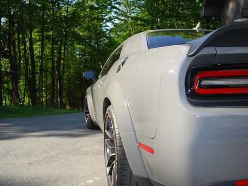 Used 2019 Dodge Challenger SRT Hellcat Redeye RWD image 16