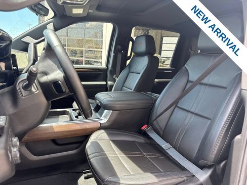 Used 2024 Chevrolet Silverado 2500 High Country w/ Technology Package AWD/4WD image 18