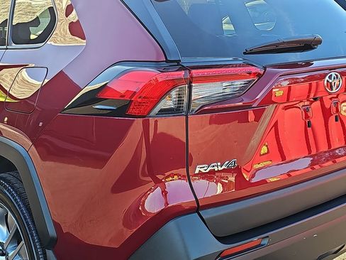 Used 2024 Toyota RAV4 XLE Premium image 39