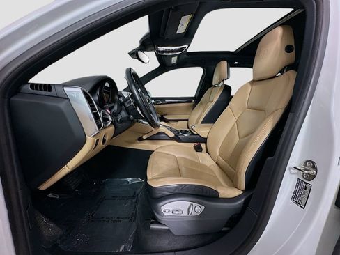 Used 2018 Porsche Cayenne Platinum Edition AWD/4WD image 5