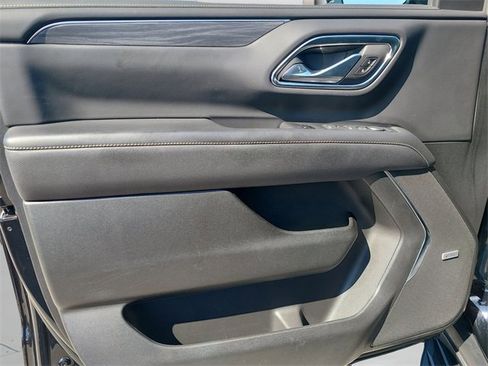 Used 2024 GMC Yukon XL SLT image 21