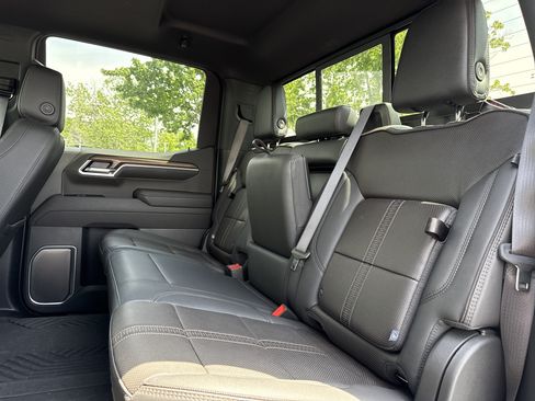 Used 2025 Chevrolet Silverado 1500 High Country w/ Midnight Edition AWD/4WD image 31