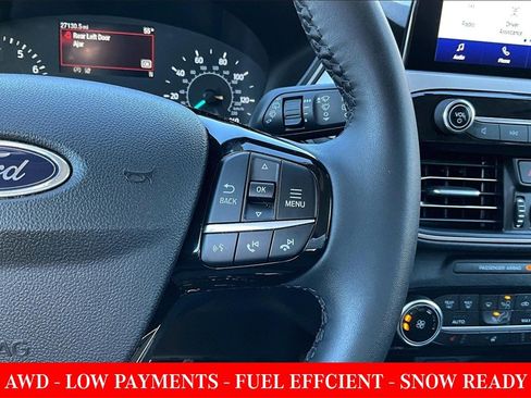 Used 2022 Ford Escape SE w/ Cold Weather Package image 11