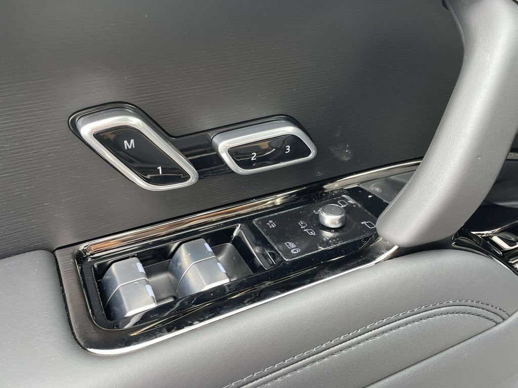 New 2026 Land Rover Range Rover Sport Dynamic SE AWD/4WD image 32