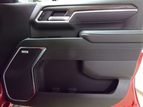 New 2026 GMC Sierra 2500 SLT w/ SLT Premium Package image 7