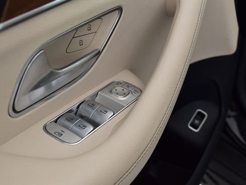 Used 2022 Mercedes-Benz GLE 350 4MATIC image 13