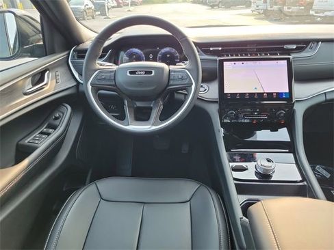 New 2025 Jeep Grand Cherokee L Limited w/ Black Appearance Package image 13