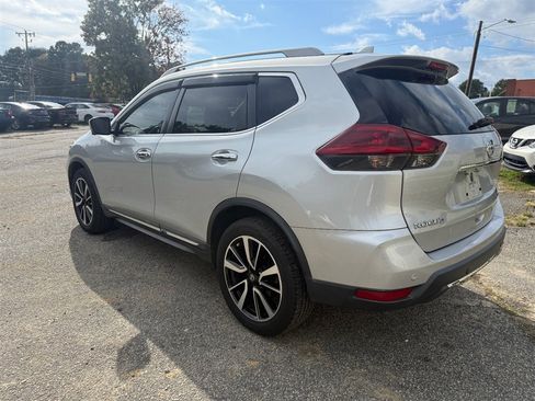 Used 2019 Nissan Rogue SL w/ Premium Package image 3