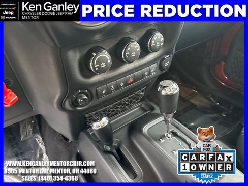 Used 2014 Jeep Wrangler Unlimited Sahara w/ Connectivity Group image 15