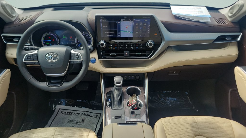 Certified 2022 Toyota Highlander Platinum AWD/4WD image 11