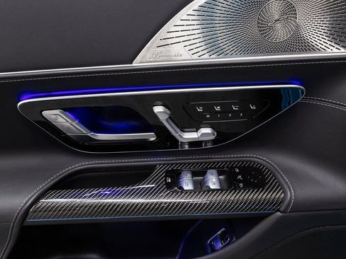 Certified 2023 Mercedes-Benz SL 63 AMG 4MATIC w/ Driver Assistance Package image 7