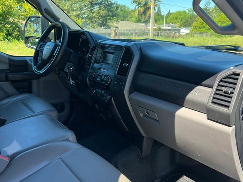 Used 2017 Ford F250 XL w/ Power Equipment Group image 14