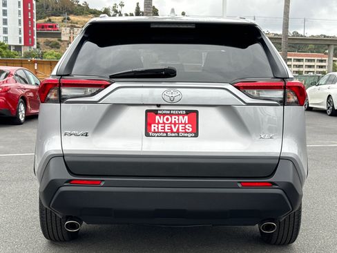 Used 2024 Toyota RAV4 XLE FWD image 9