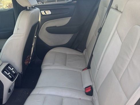 Used 2023 Volvo XC40 B5 Ultimate w/ Protection Package Premier image 7