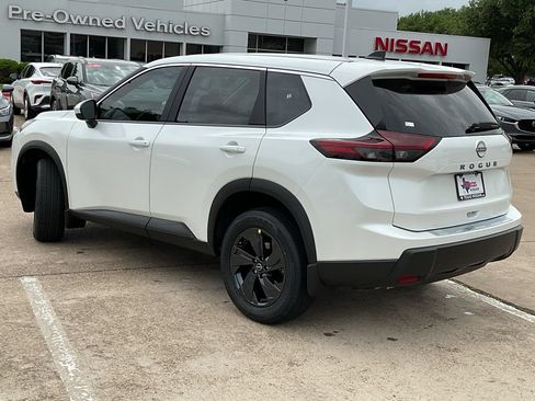 New 2026 Nissan Rogue SV w/ Cold Weather Package FWD image 7