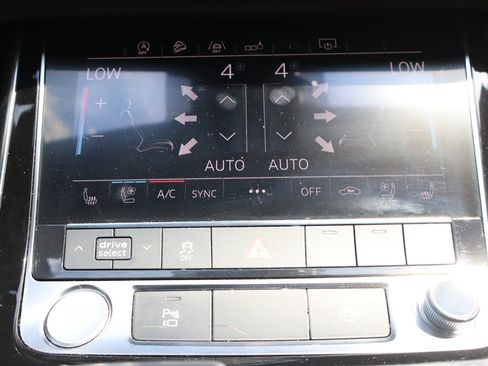 Used 2019 Audi Q8 Premium Plus AWD/4WD image 14