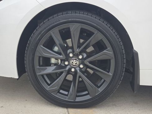 Certified 2025 Toyota Corolla SE w/ SE Premium Package FWD image 14