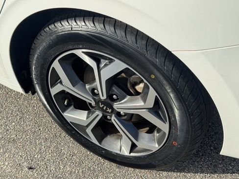 Certified 2021 Kia Forte LXS image 6