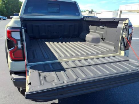 Used 2025 Ford Ranger Raptor AWD/4WD image 5