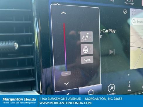 Used 2021 Chrysler Pacifica Touring-L w/ Uconnect Theater Family Group FWD image 27