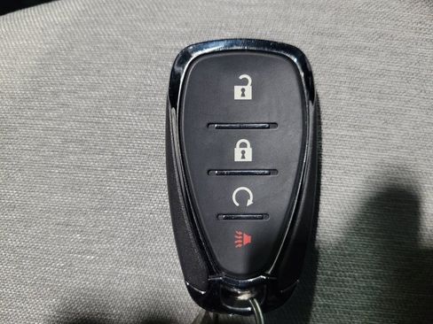 Used 2023 Chevrolet Equinox LS w/ LS Convenience Package image 32