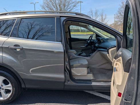 Used 2014 Ford Escape SE w/ Equipment Group 201A FWD image 6