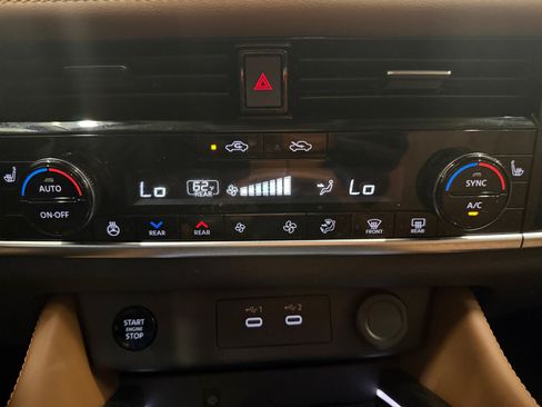 Used 2025 Nissan Rogue Platinum w/ Platinum Premium Package AWD/4WD image 19