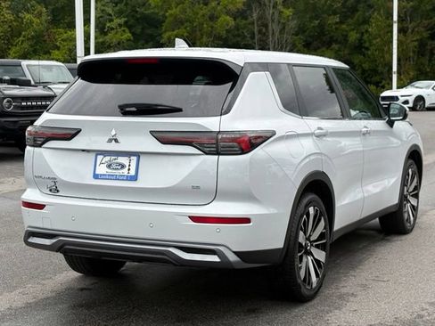Used 2025 Mitsubishi Outlander SE FWD image 5
