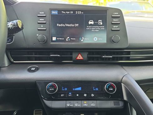 Used 2025 Hyundai Elantra Sport FWD image 22