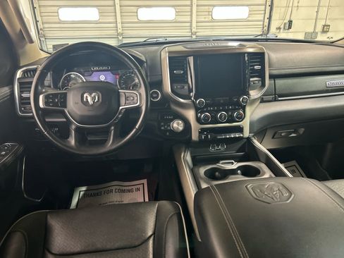 Used 2021 RAM 1500 Laramie AWD/4WD image 3