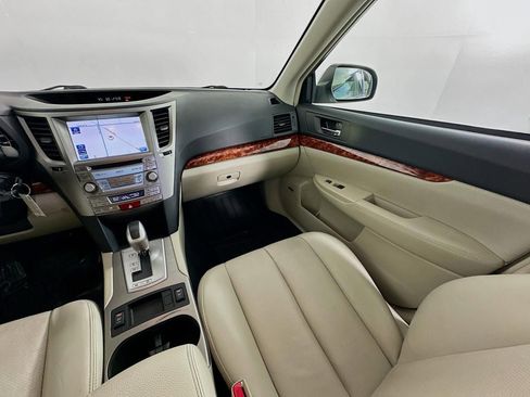 Used 2010 Subaru Outback 3.6R Limited AWD/4WD image 10