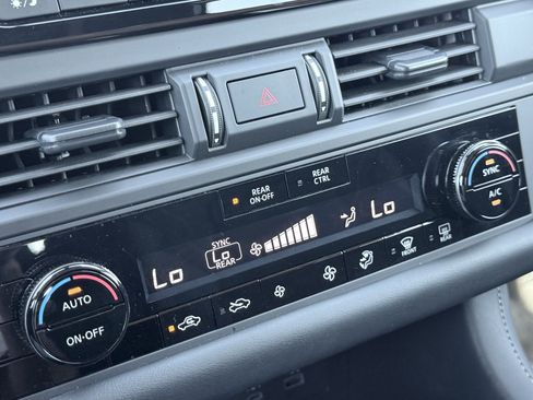 Used 2025 Nissan Pathfinder S FWD image 72