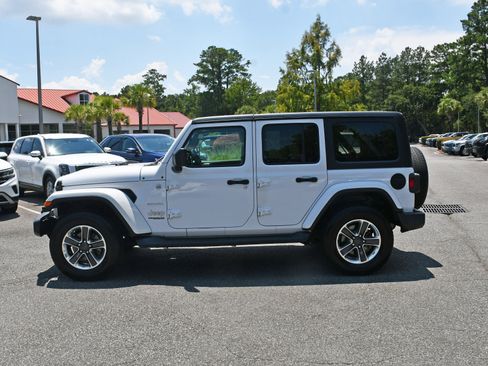 Used 2021 Jeep Wrangler Unlimited Sahara AWD/4WD image 2