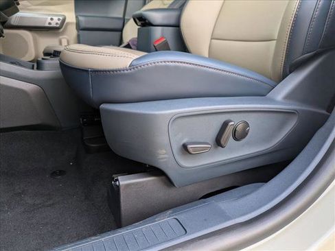 New 2025 Ford Maverick Lariat w/ 4K Tow Package image 4