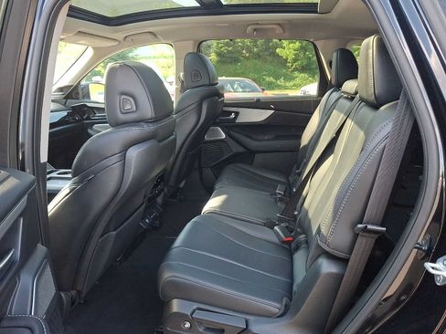 Certified 2025 Acura MDX SH-AWD w/ Technology Package image 10