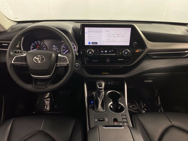 Used 2023 Toyota Highlander XLE FWD image 25