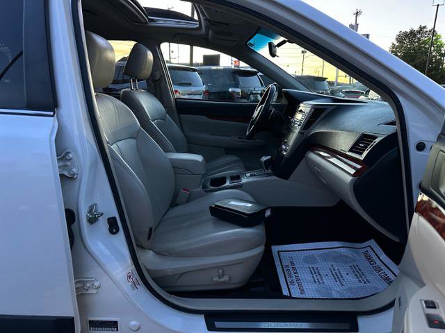 Used 2010 Subaru Outback 2.5i Limited AWD/4WD image 18