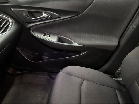 Used 2021 Chevrolet Malibu LT image 38